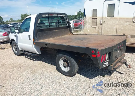 2001 Ford F-250 Xl/Xlt z USA, uszkodzony, nr VIN 1FDNF20L91EB07946